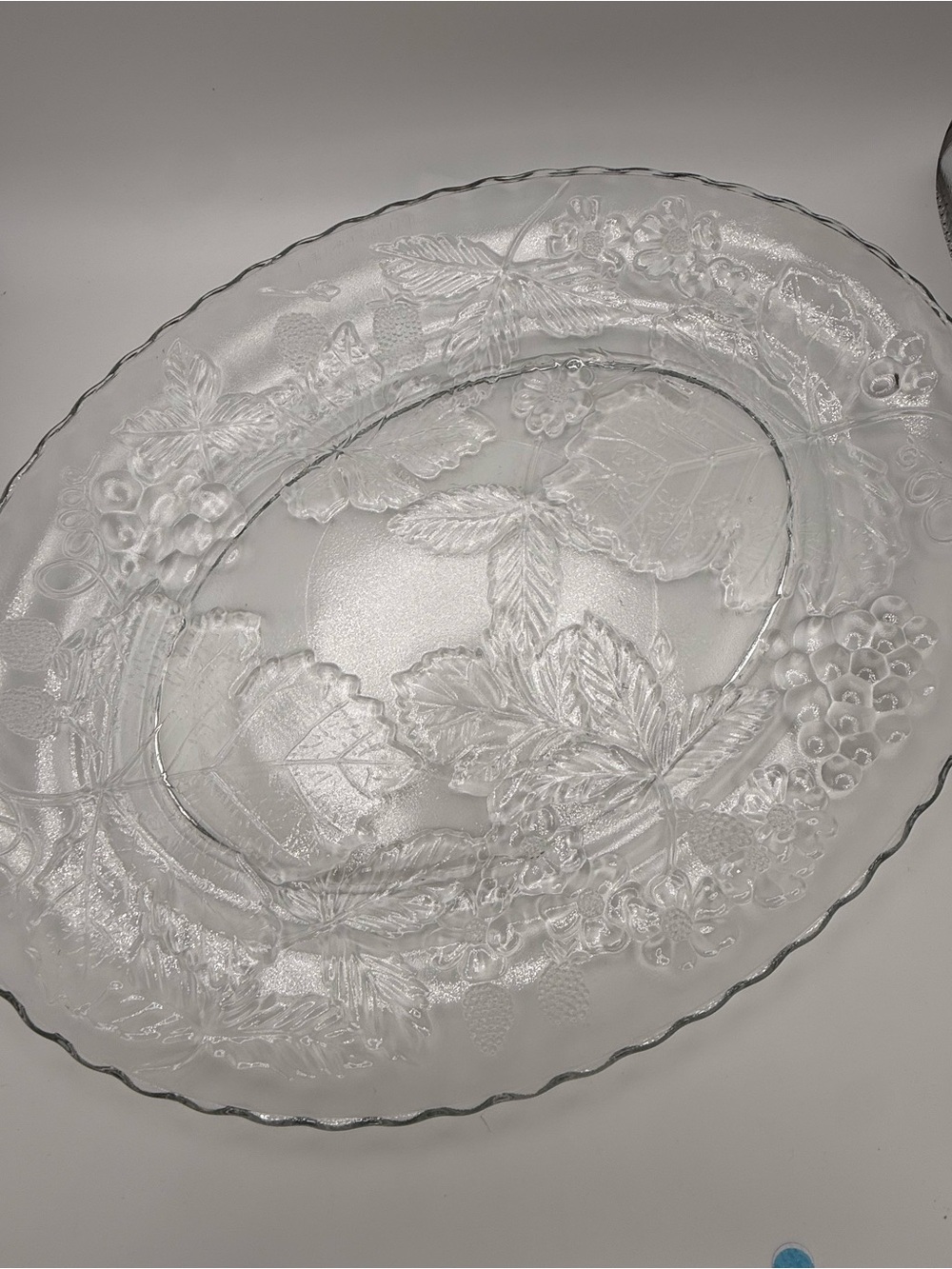 Anchor Hocking 18” VTG Clear Oval Glass Platter with Leaf & Berry Relief